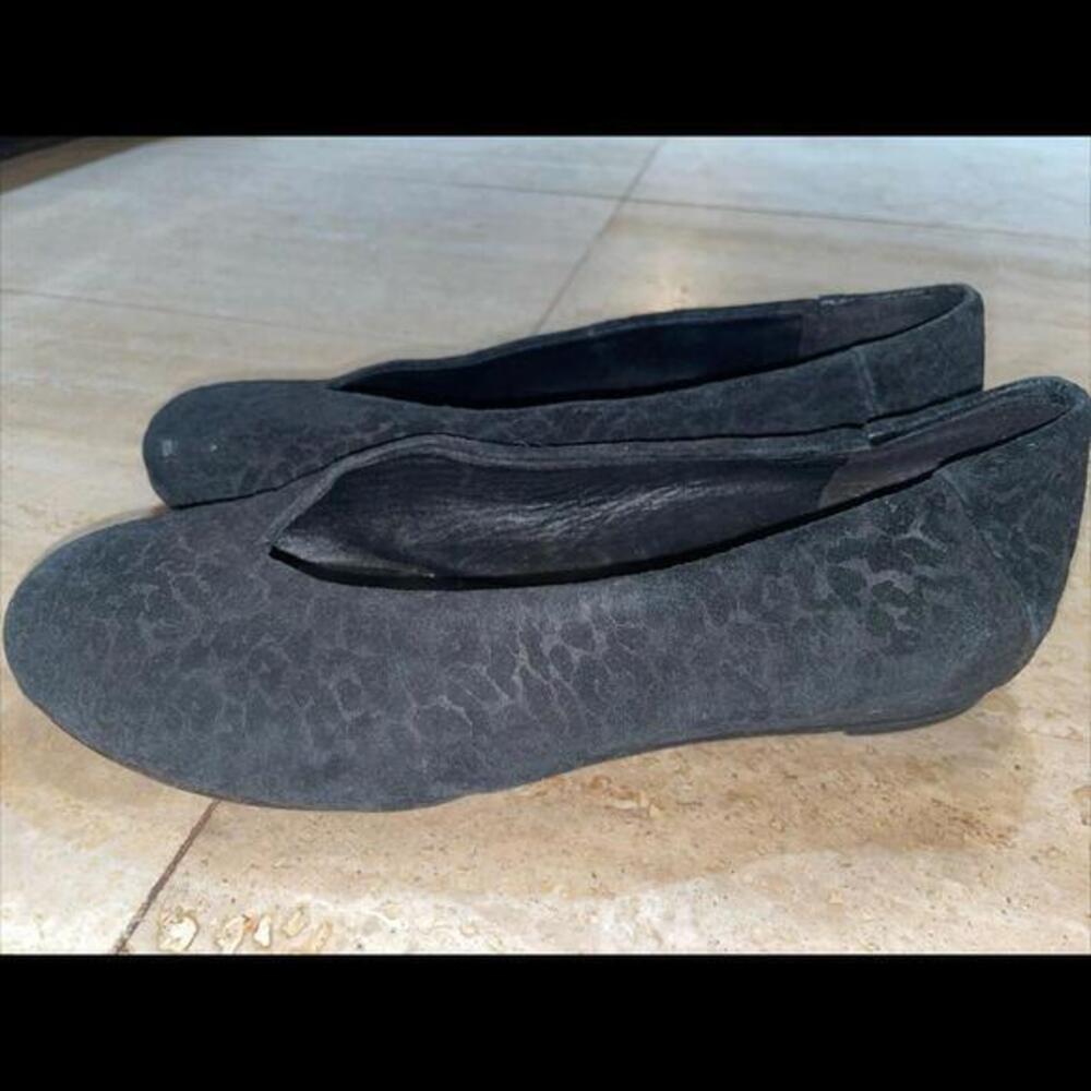 Eileen Fisher Humor‎ Wedge Ballet Flat in Spotted Suede Black size 7.5